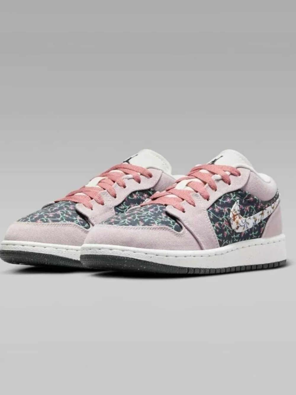 Nike Kids Pink Floral Low-Top Sneakers with Multicolor Swoosh